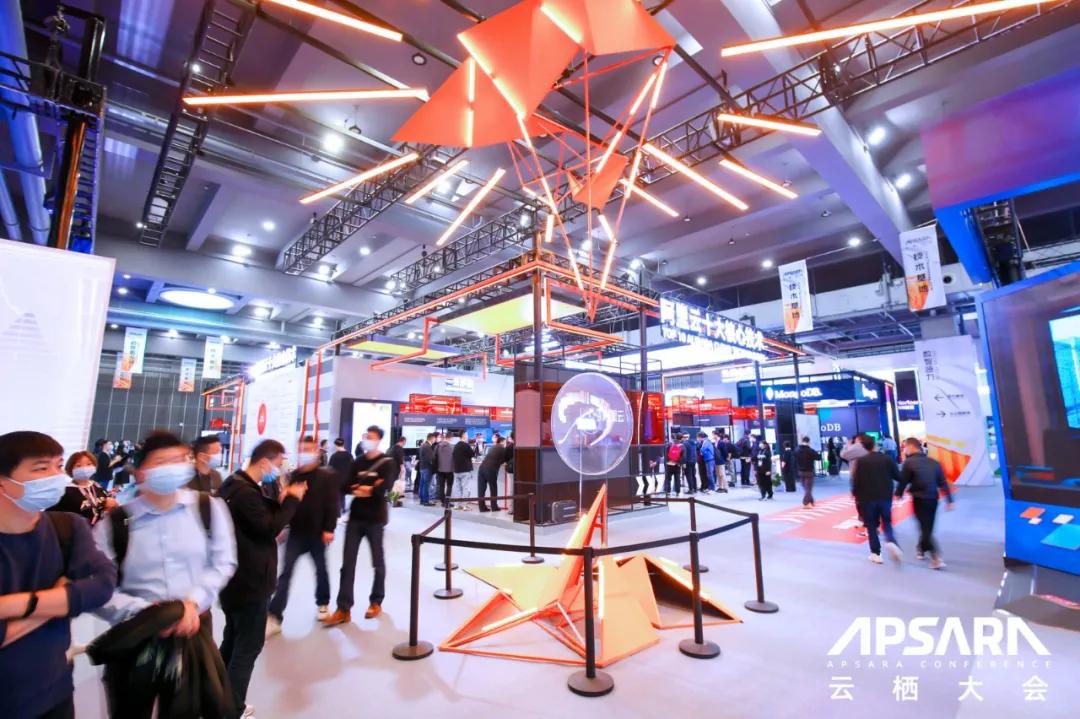 技术革新推动铁路运输发展，最新火车视频汇总