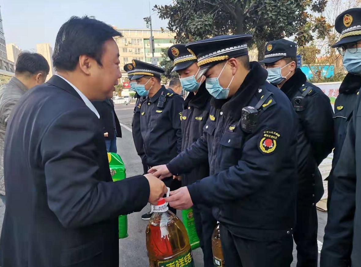 金融新闻探索，小巷深处的特色小店揭示金融魅力