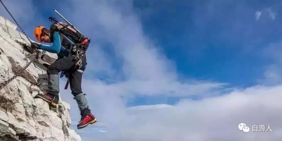 探索新一代登山赛车之旅，最新赛车体验