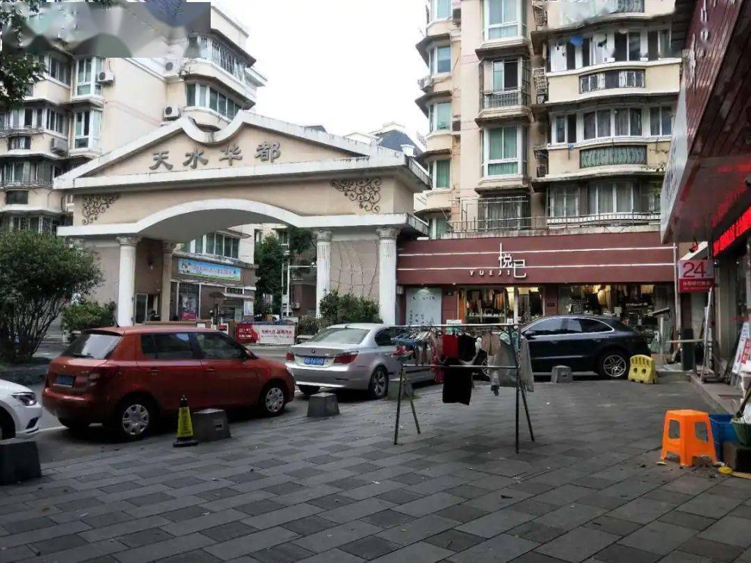 最新大门图片，小巷深处的特色小店探秘