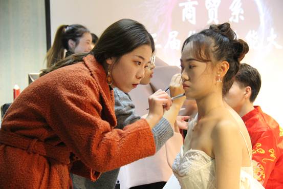 最新化妆大赛，探索妆容艺术巅峰盛宴，展现美妆魅力风采