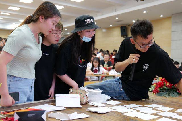 2017最新福利在线，小明的奇妙一天与暖心故事之旅