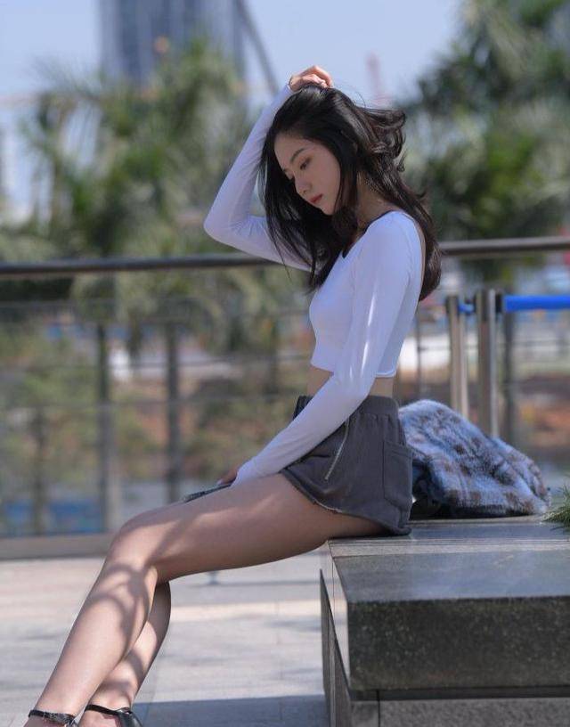女友璃儿，时尚潮流与独特魅力的完美交融
