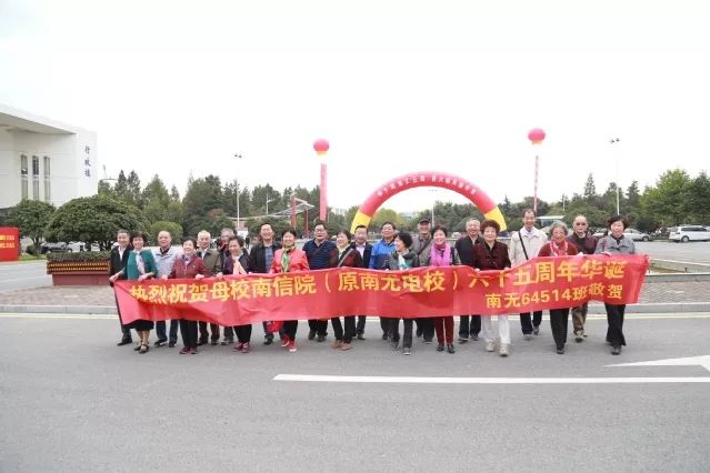 台巷深处的投票秘密，特色小店魅力与最新投票新闻