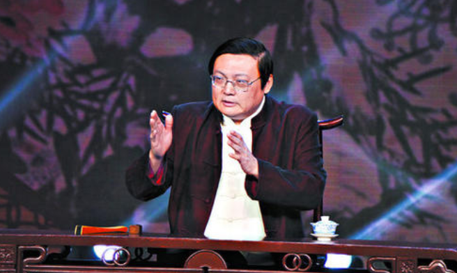 老梁最新节目，家的温馨与友情的交织