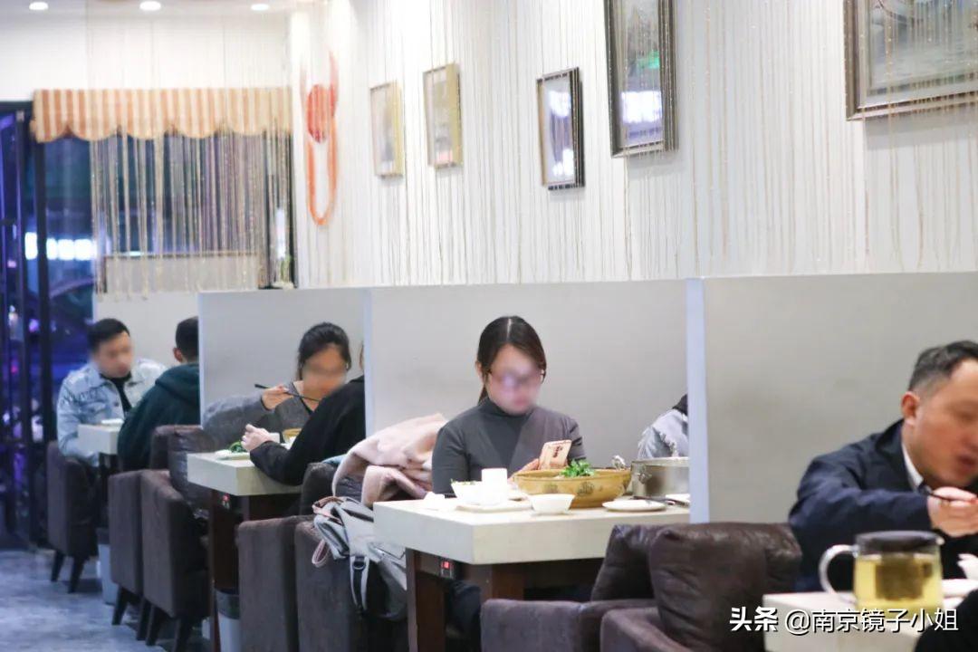 最新传奇开服揭秘，小巷神秘特色小店的传奇故事